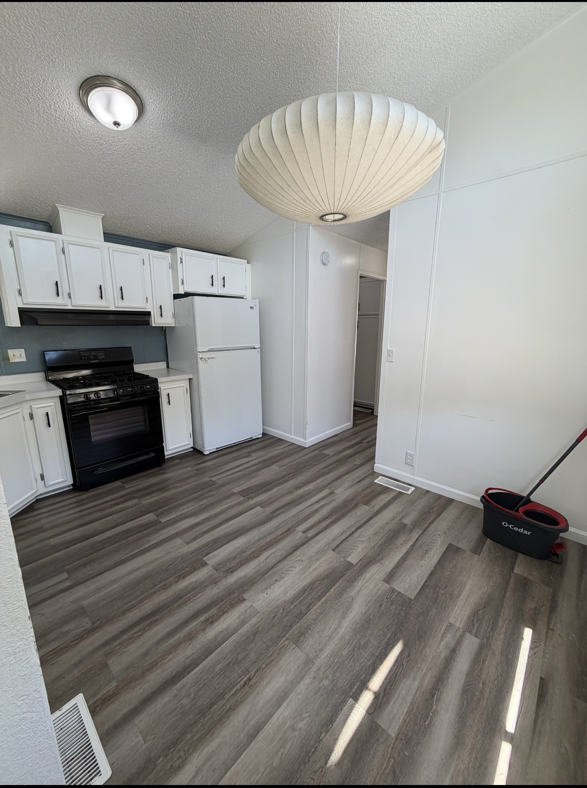 Spotless Floors & Appliances