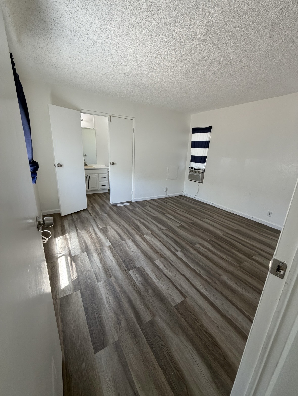Bedroom Move-Out Clean